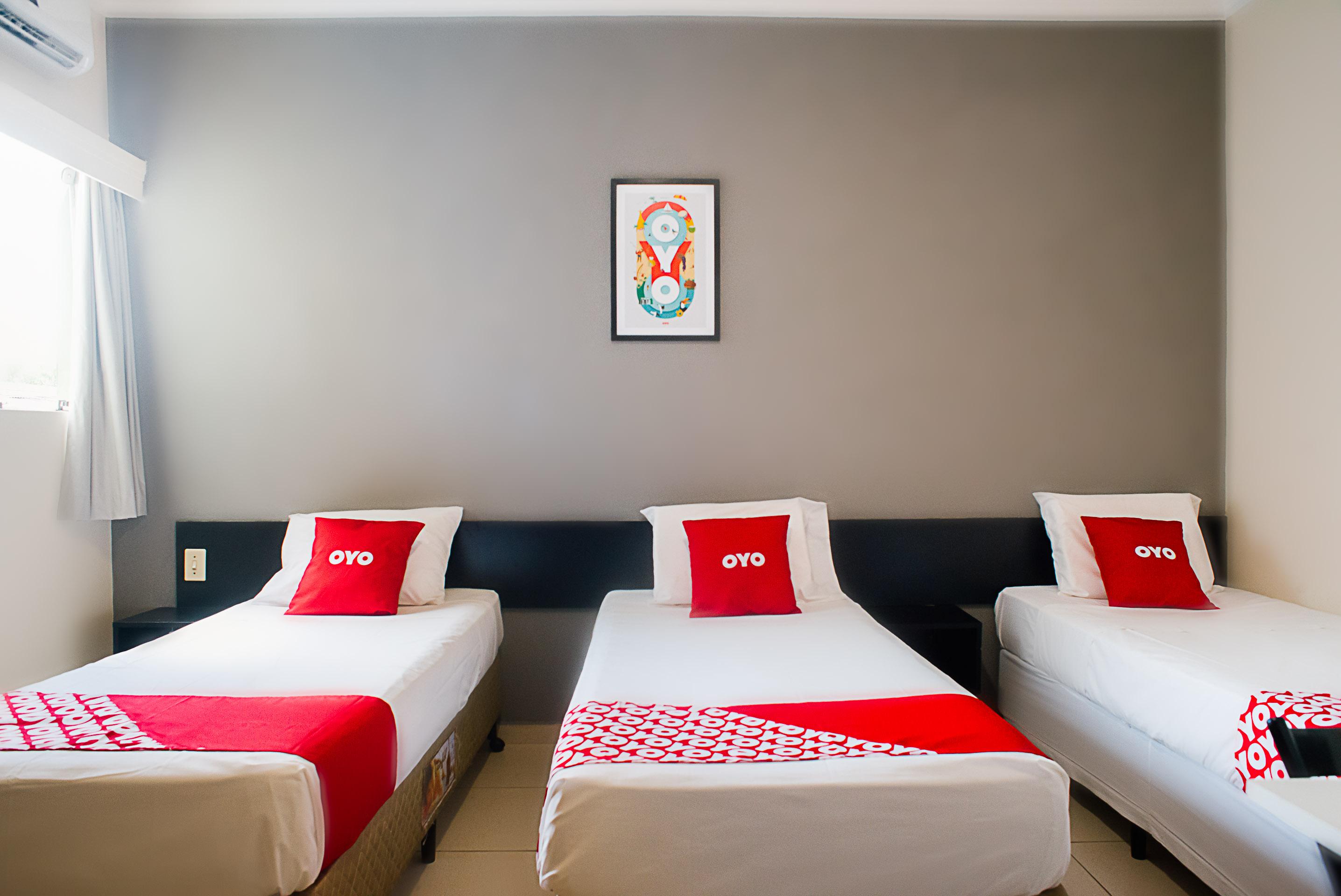 Oyo Cerrado Hotel, Campo Grande Campo Grande  Exterior photo A room at an OYO hotel in Mexico City